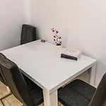 Casa Aurora 4 * Брашов