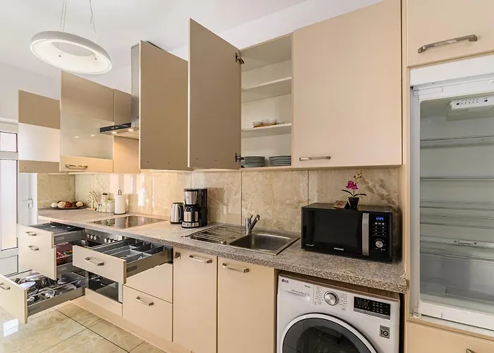 Apartment Casa Aurora 4 *